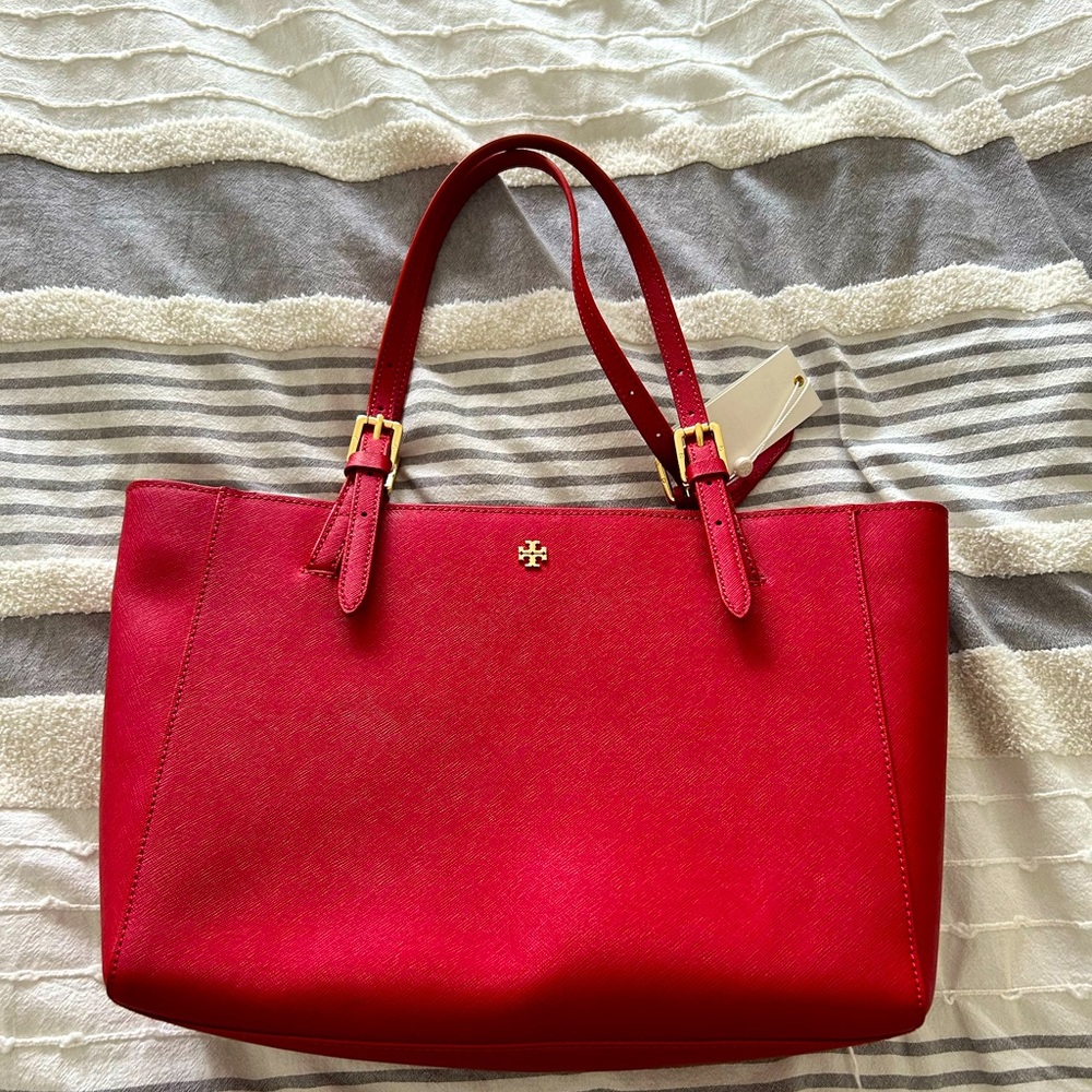 Tory Burch Emerson Small Buckle Tote in Imperial Garnet